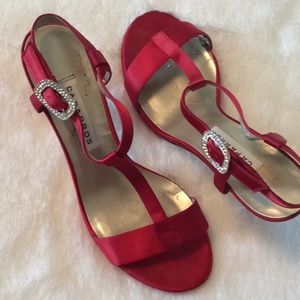 💐💐Caparros Red Satin Heels💐💐